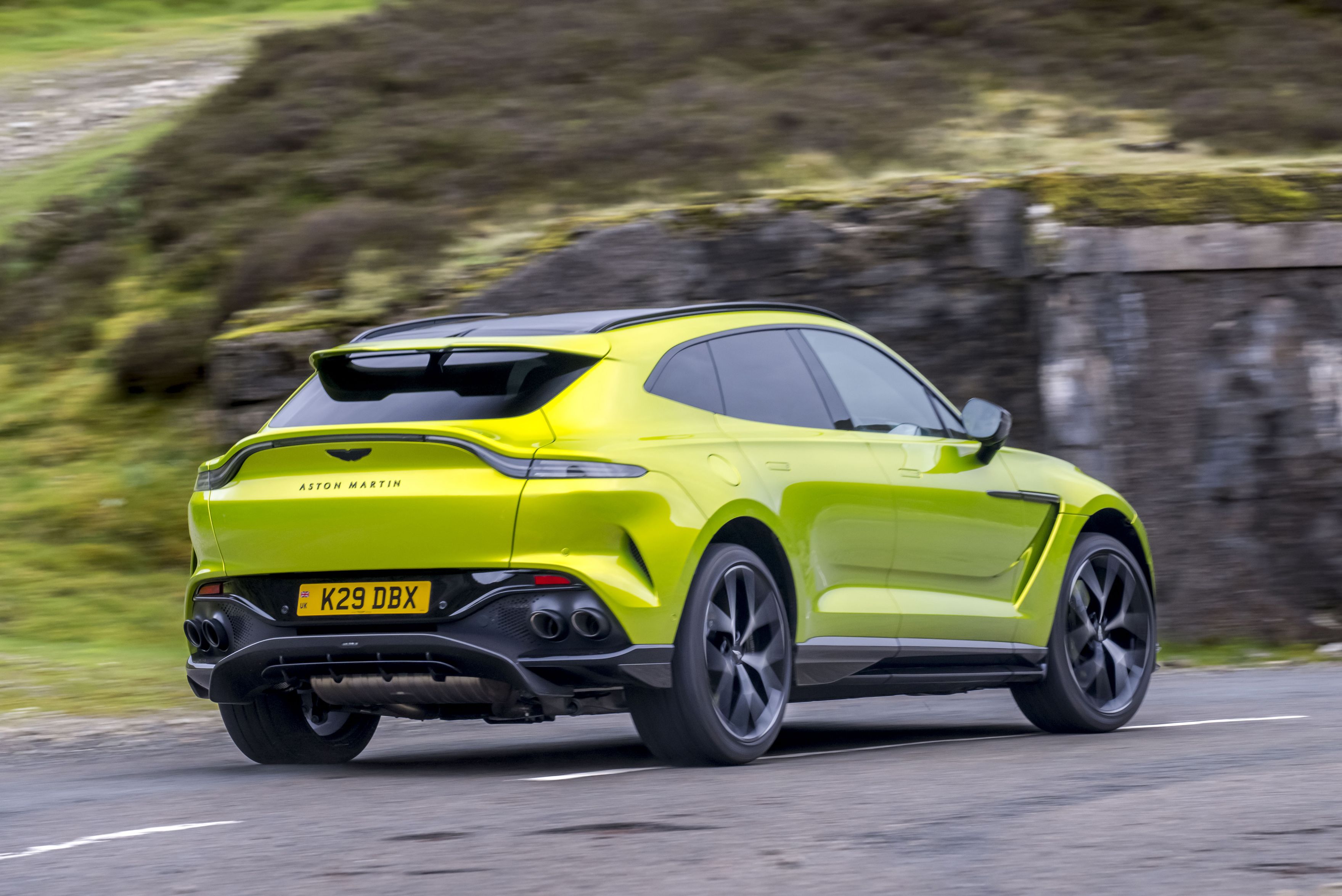 2025 aston martin dbx 707