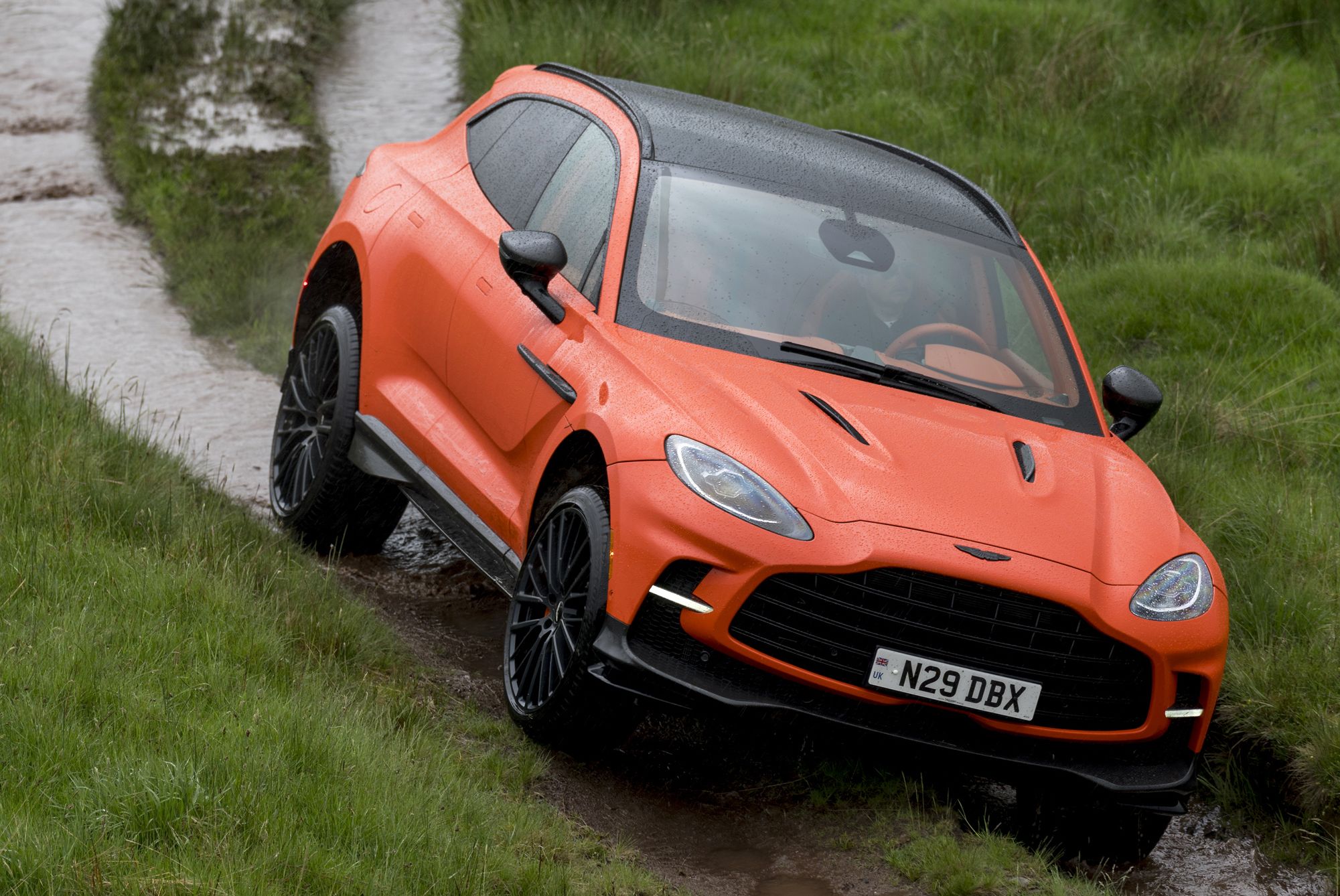 2025 aston martin dbx 707