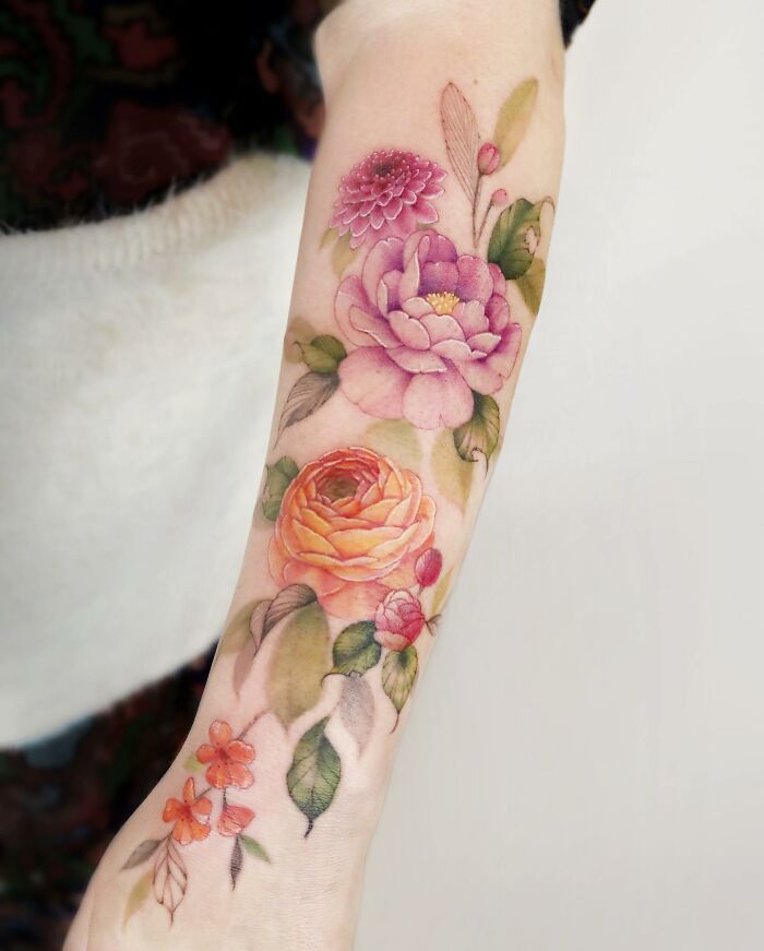 Transformative Elegance: Silo’s Exquisite Flower Tattoos And Expert Cover-UPS