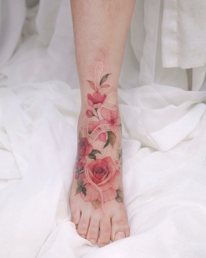 Transformative Elegance: Silo’s Exquisite Flower Tattoos And Expert Cover-UPS