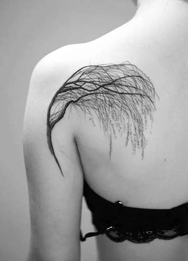 Unique growth back tattoo by @chiera