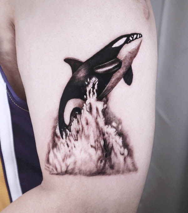 Striking killer whale tattoo by @tattooer_dro