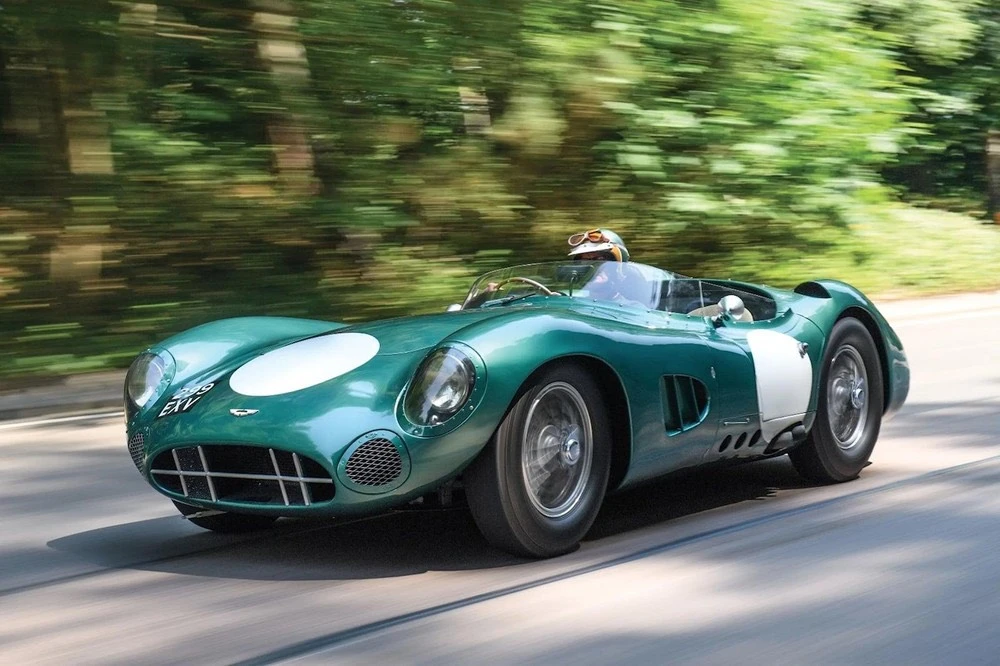 Aston MartinDBR1 1966 chỉ được chế tạo 5 chiếc duy nhất. Ảnh: Carbuzz.