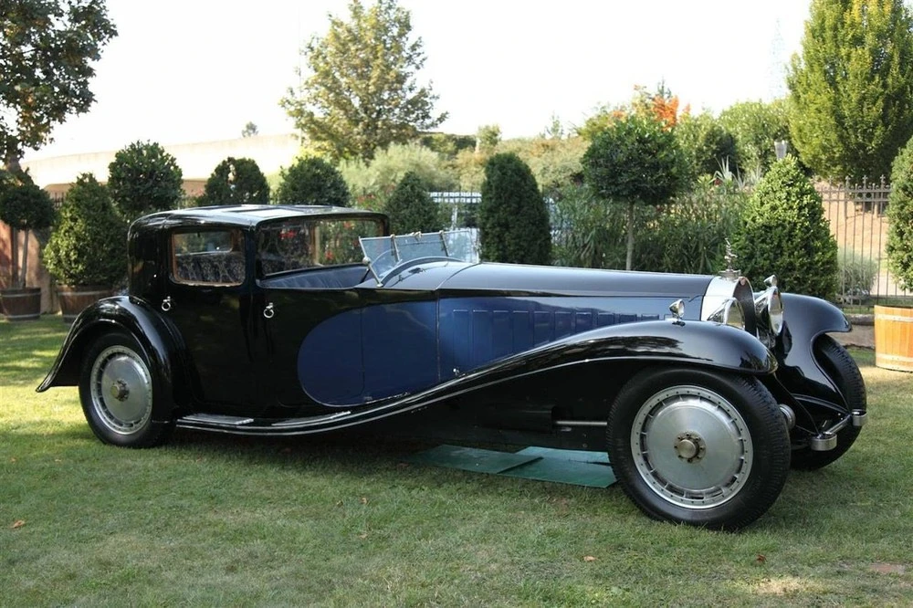 Bugatti Type 41 Royale Coupe Napoleon chỉ bán được 3 chiếc. Ảnh: Carbuzz.