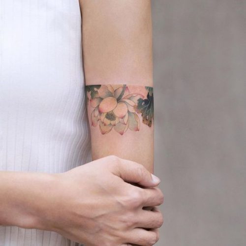 Explore 20 Stunning Lotus Tattoo Designs: Symbolism &#038; Artistic Inspiration