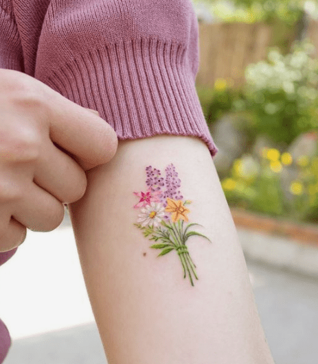 20 Daisy Tattoos That You Can Practically Smell