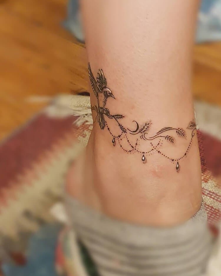 Ankle Bracelet with a Bird Design