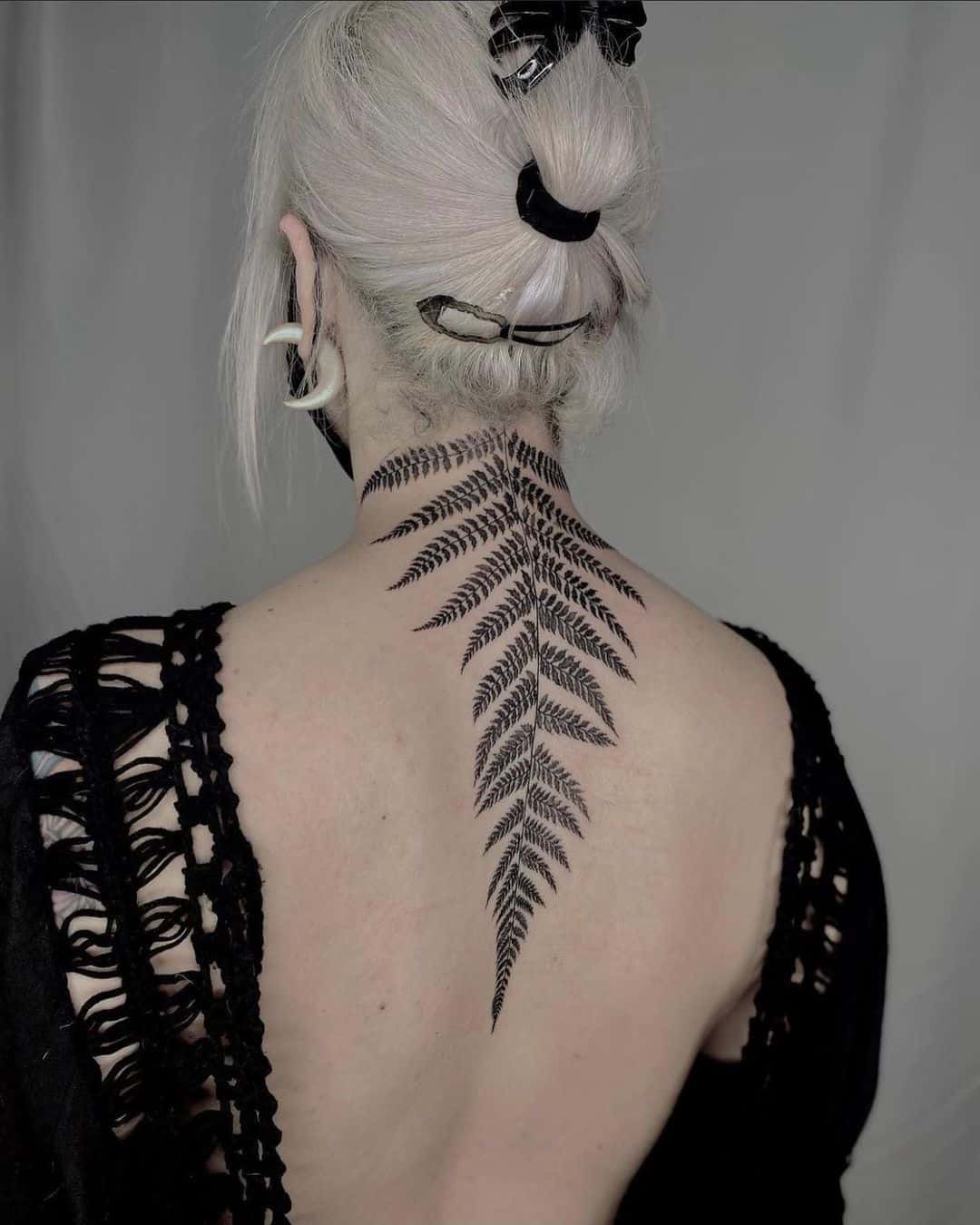 24 Neck Tattoos for Women