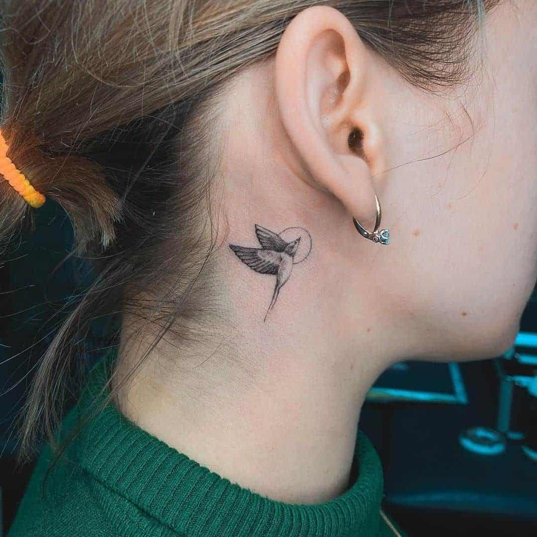 24 Neck Tattoos for Women