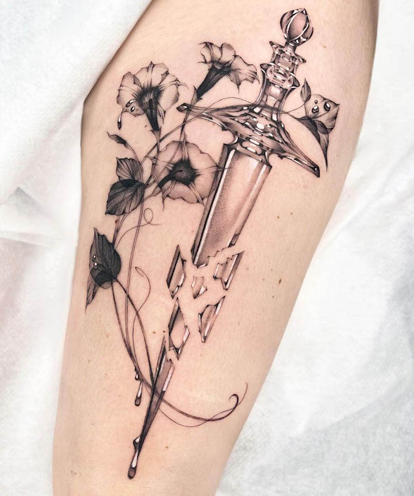 Broken dagger tattoo by @arte.perdura