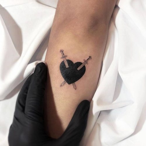 Discover Top 20 Black Heart Tattoo Designs for 2024: Symbolism &#038; Style in Ink