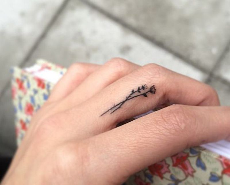 Finger Tattoo Symbols And Meanings (2)