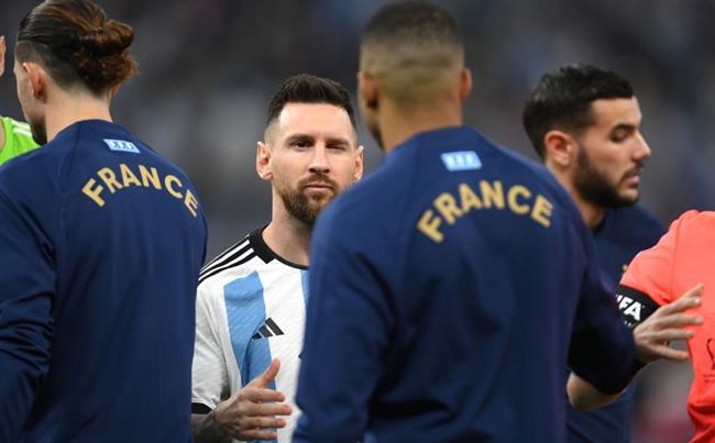 Hugo Lloris từ chối so sánh Kylian Mbappe với Messi 1