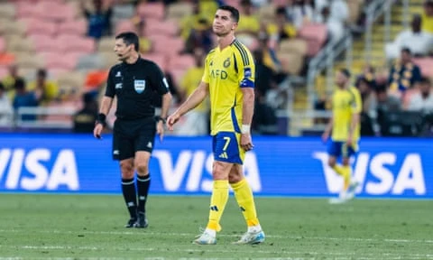 "Cristiano Cristiano Ronaldo chứng kiến thất bại của Al-Nassr trước Kawasaki Frontale. Ảnh: Clicks Images/Getty Images